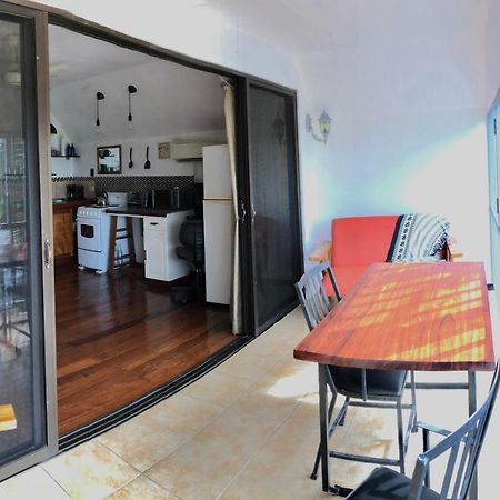 Cockatoo Studio Apartments Manuel Antonio Exteriör bild